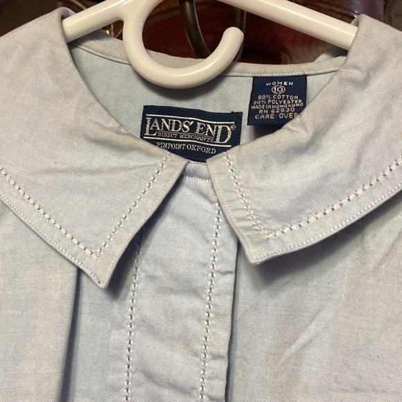 Lands’ End Pinpoint Oxford Blouse, size 10, blue, 80% Cotton, 20% Polyester. - Picture 2 of 10